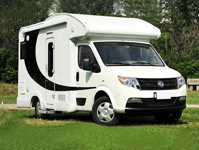 東風(fēng)御風(fēng)C型房車(chē)