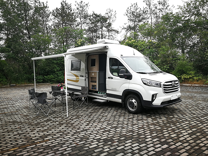 上汽大通V90加長(zhǎng)軸（超）高頂B型房車(chē)