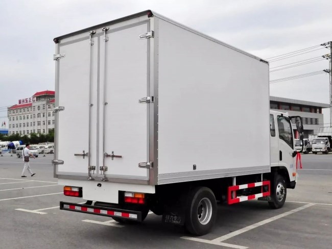 (廂長3.75米)大運一排半冷藏車