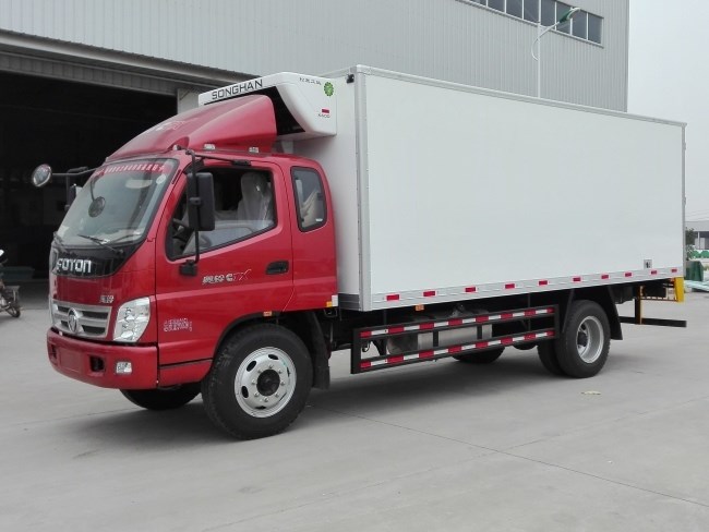 (廂長(zhǎng)5.1米)福田奧鈴一排半冷藏車(chē)